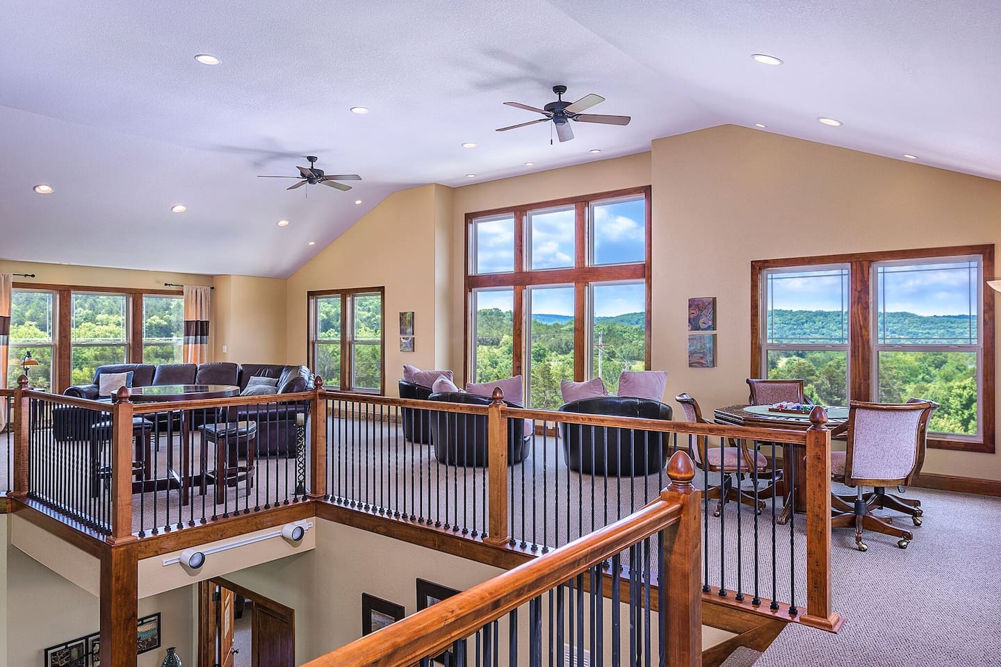 Community Clubhouse w/lakeview