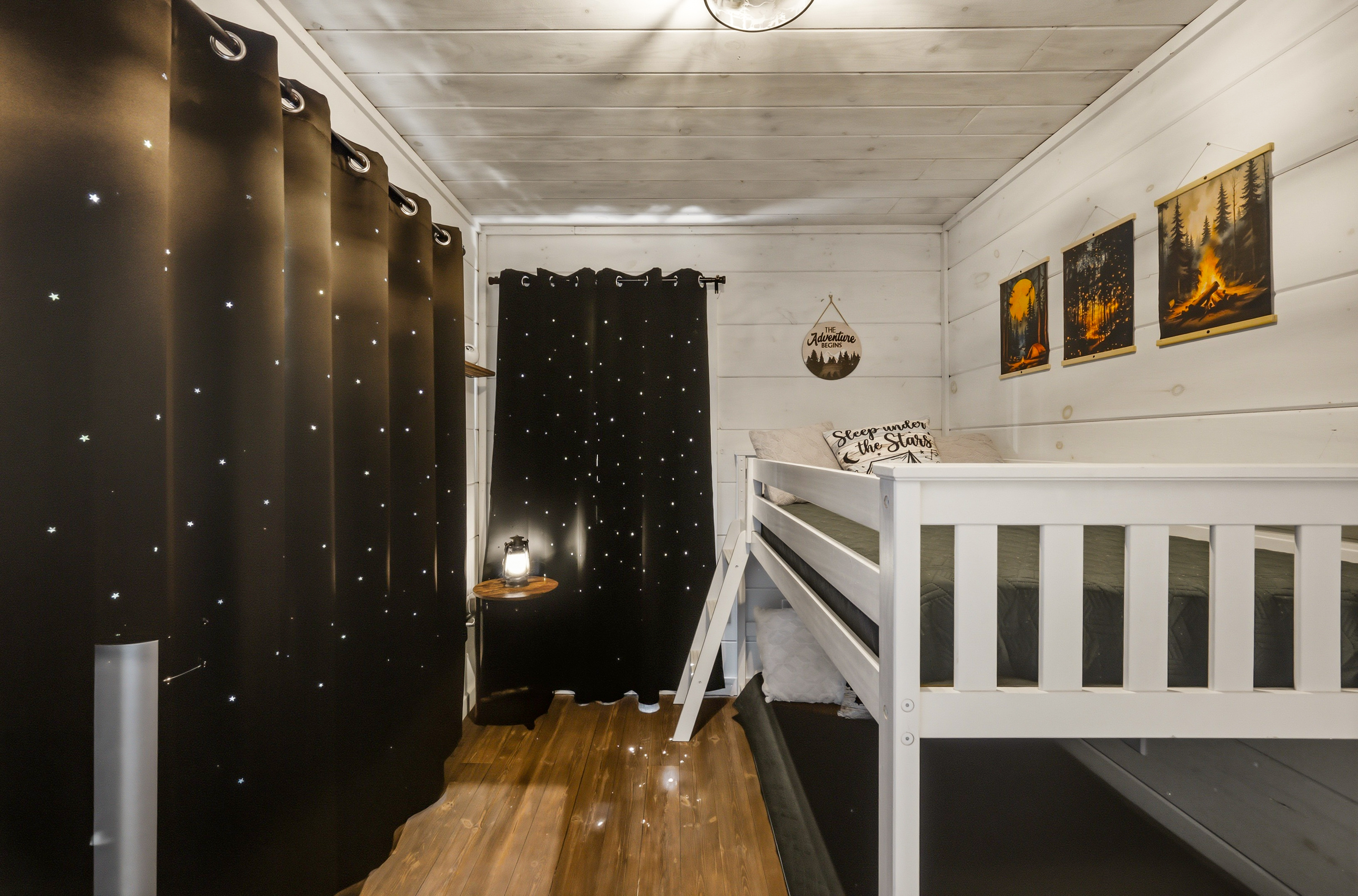 Twin bunk beds | 2nd bedroom | 1st Floor
