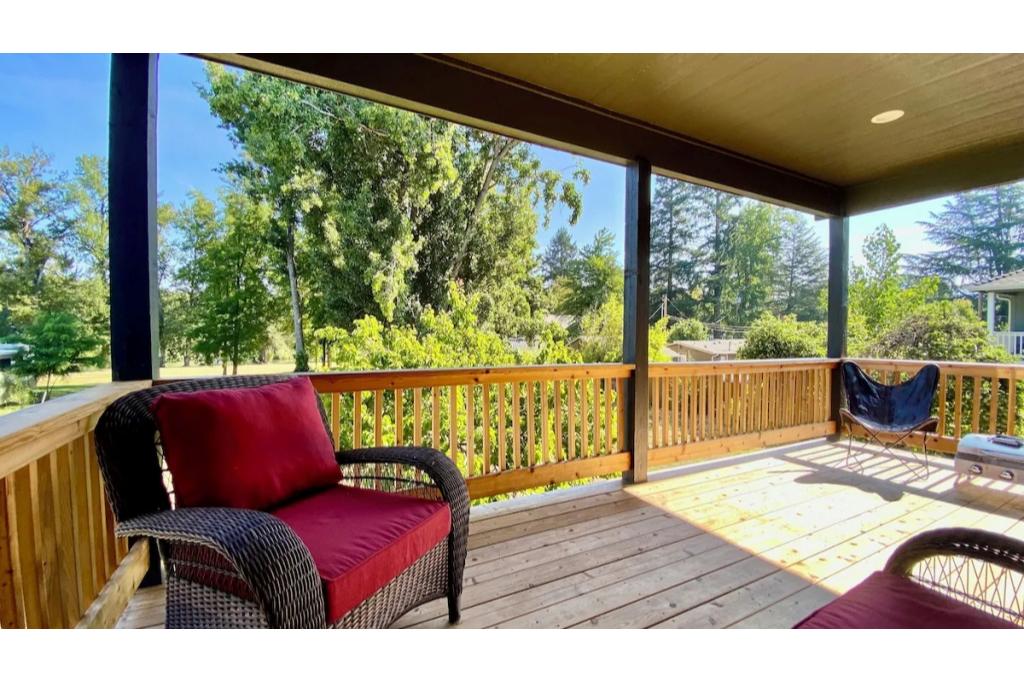 grants pass vacation home