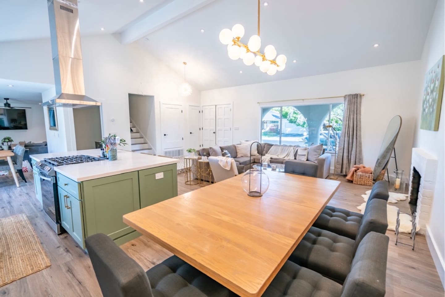 Dining Table that seats 7 and can be expanded.