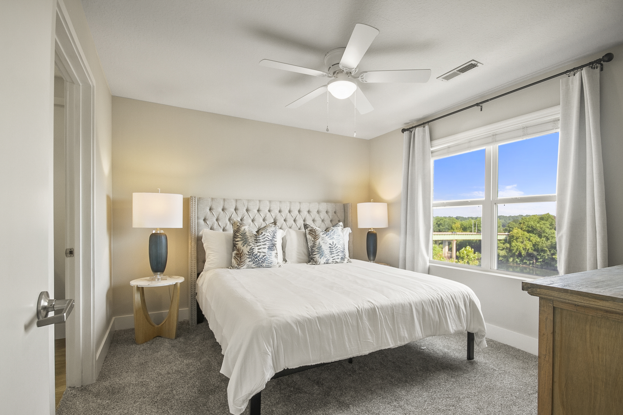 King Bedroom 1