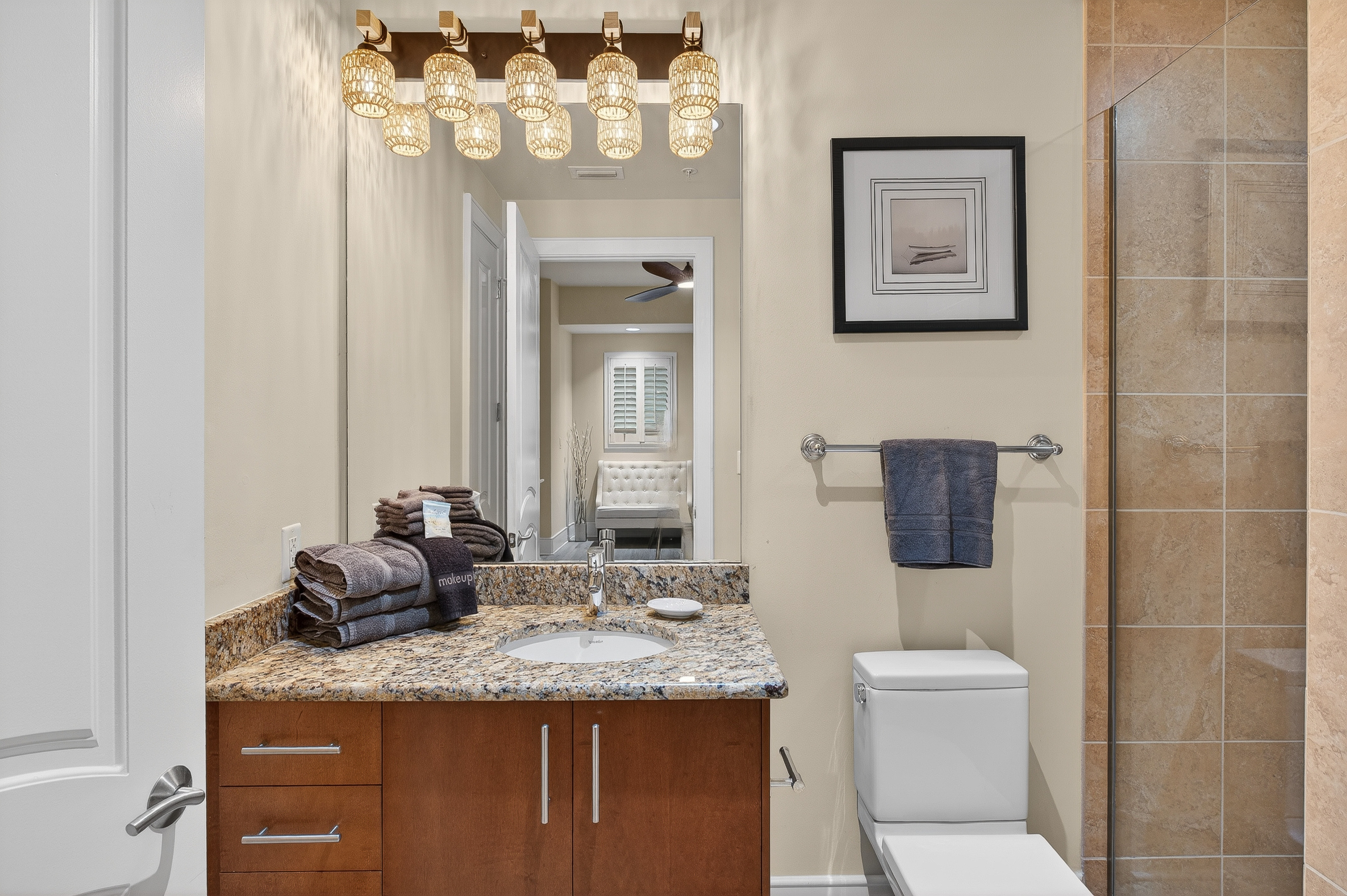 Second King Bathroom