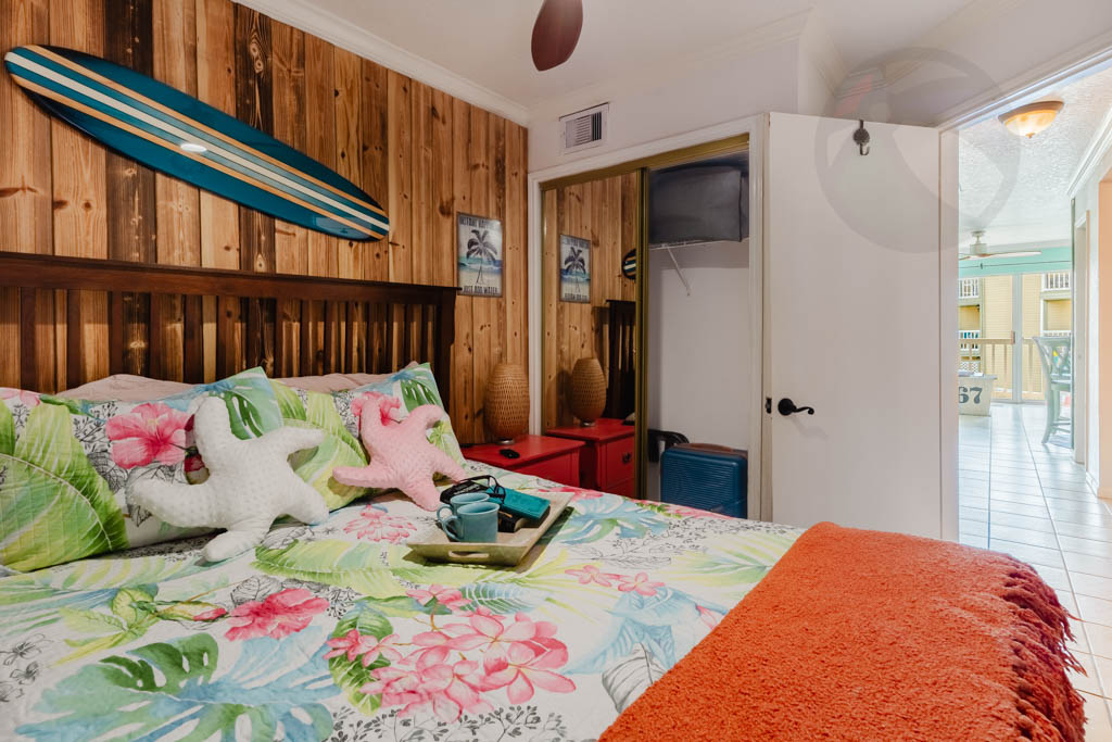 And the bedroom to your left - surfboard for decoration only (ha ha)