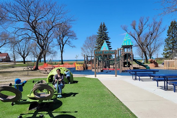 Kid's corner is just 6 blocks from our home. It includes a maze, boat, slides, rope bridge, picnic table and baseball field. We love bringing the whole family here  to play. The playground is right across from the beach (by the Blue Stairs entrance)