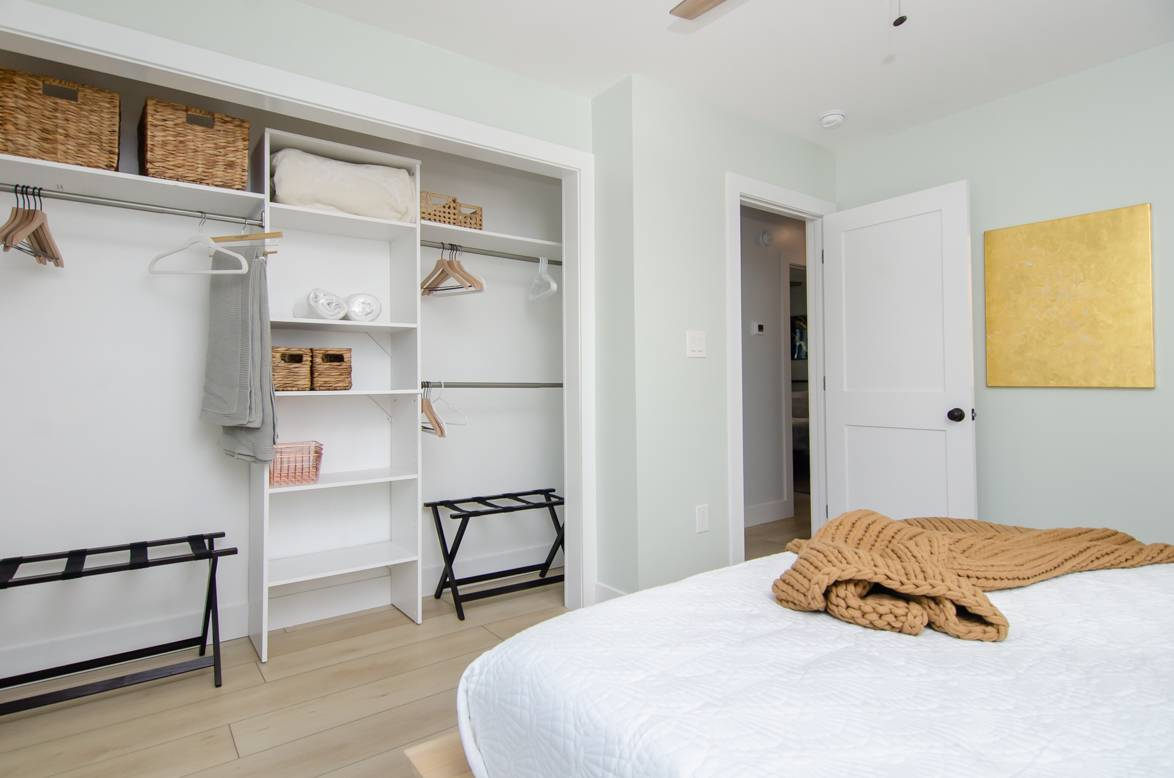 Bedroom 1: Bed Linens & Bath Towels Provided