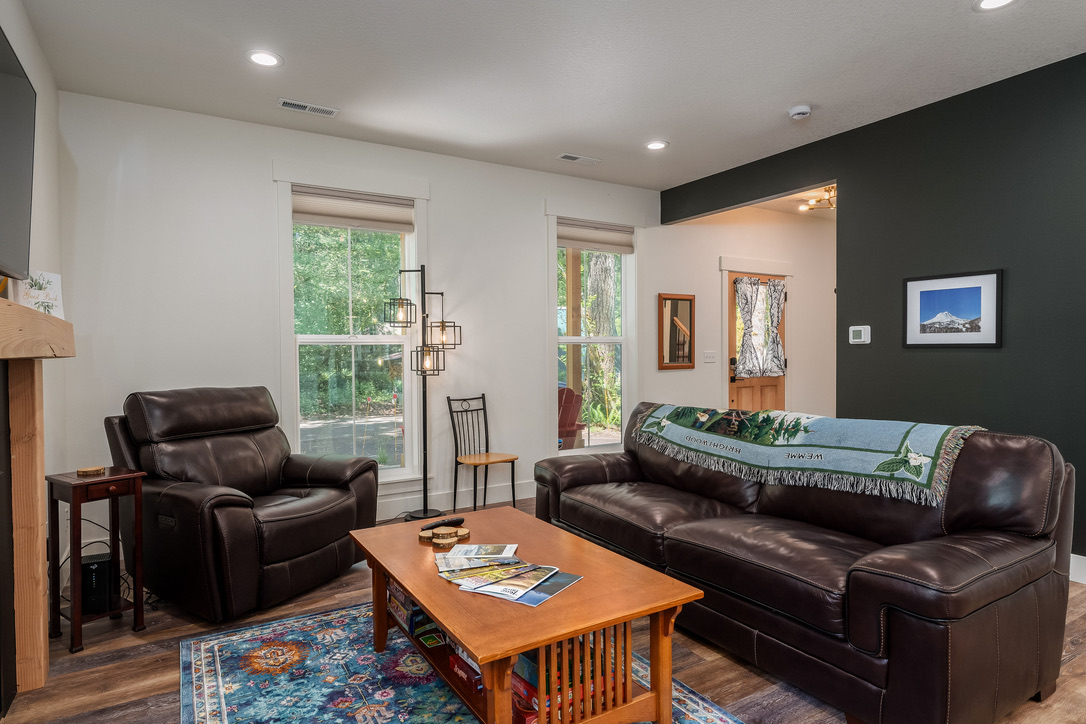 Mt Hood Hideaway Living Room