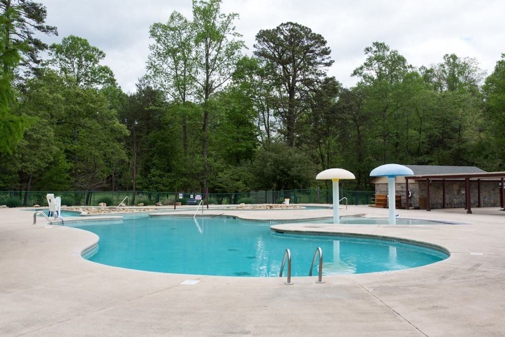 Rumbling Bald Resort Amenities