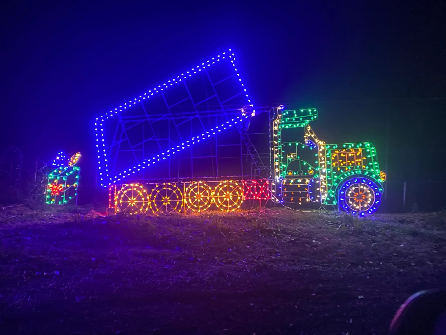 Be amazed by our spectacular light show! Book your stay and create unforgettable memories (seasonal).