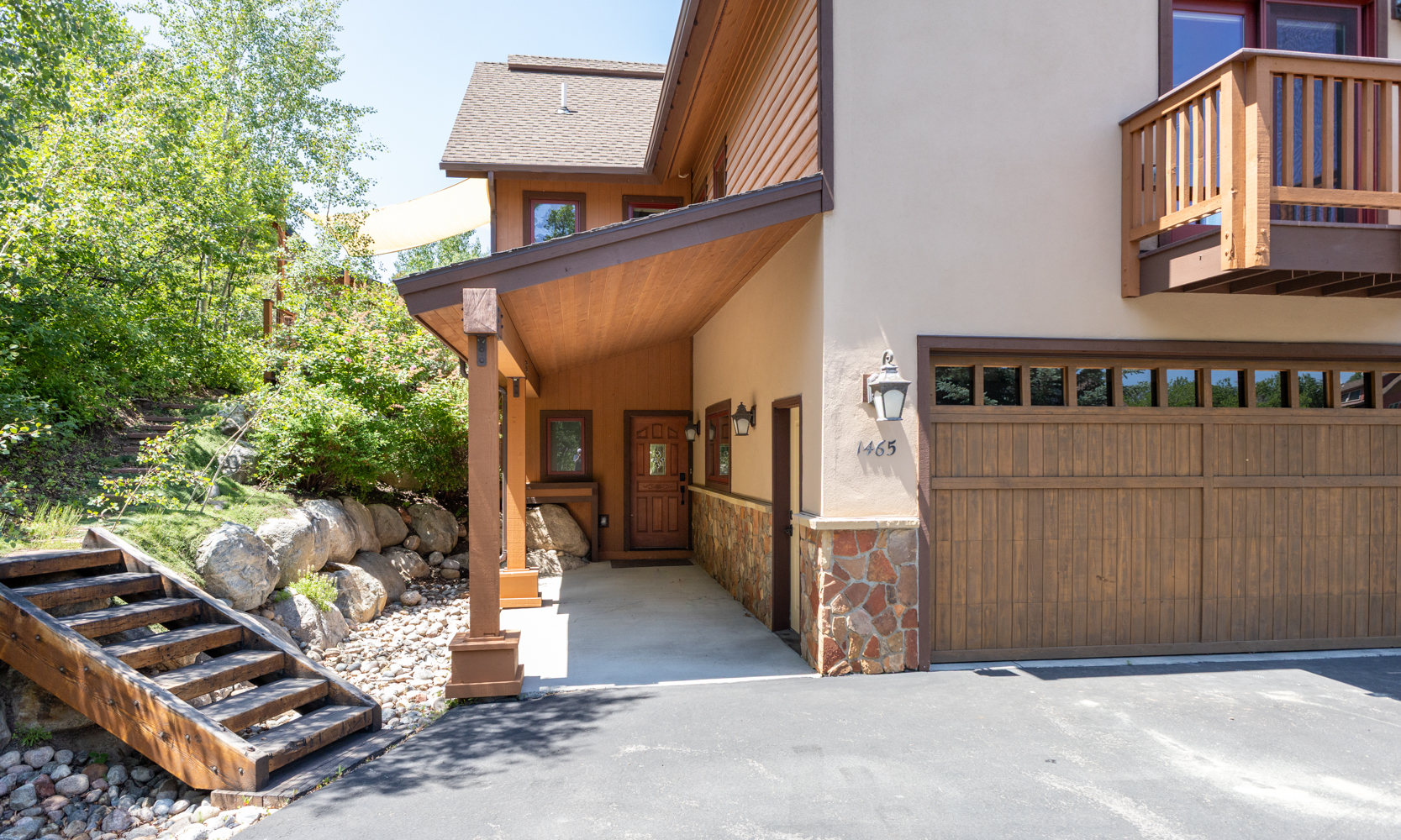 Entry Way | Garage Way