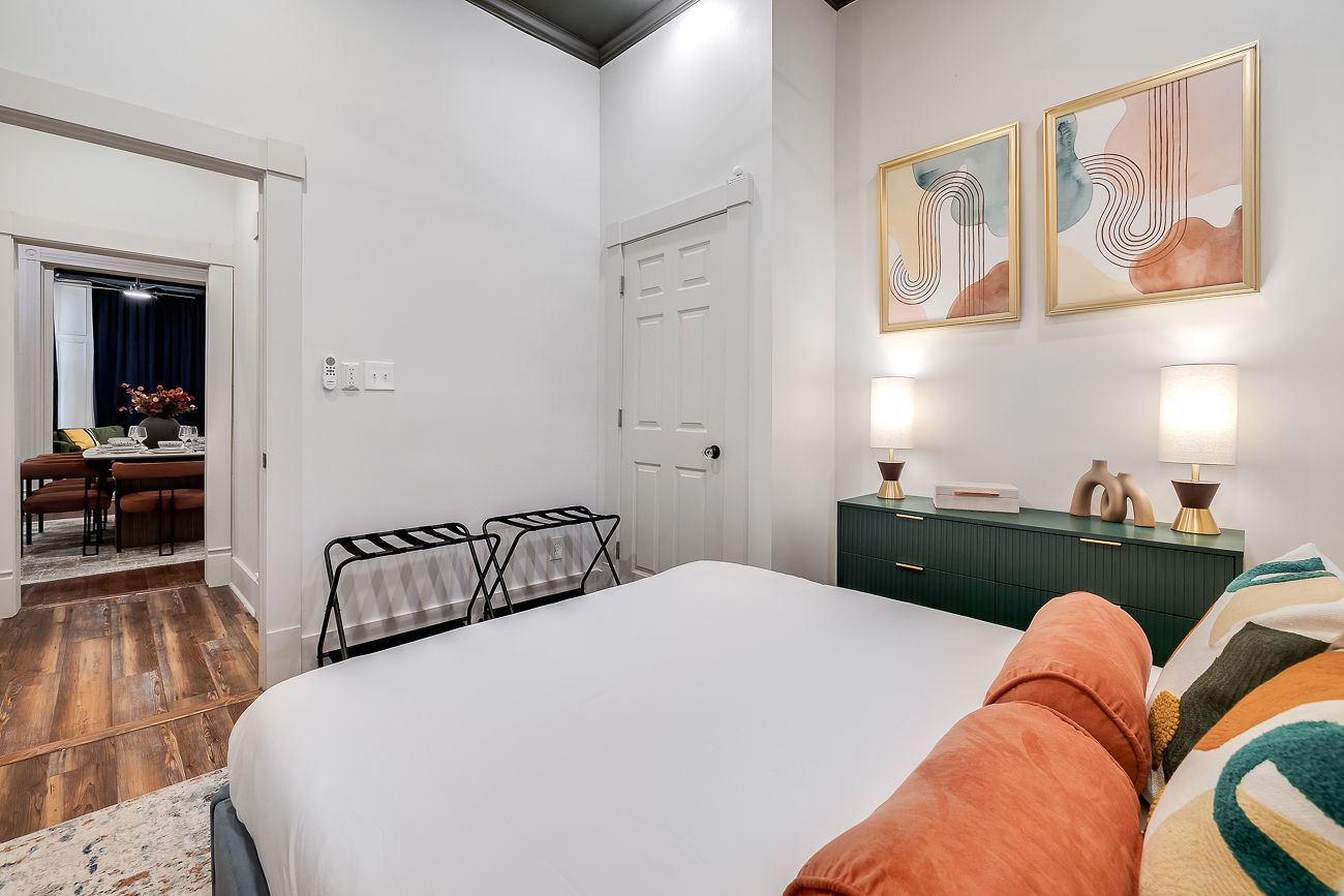 Queen Bedroom Downstairs -3