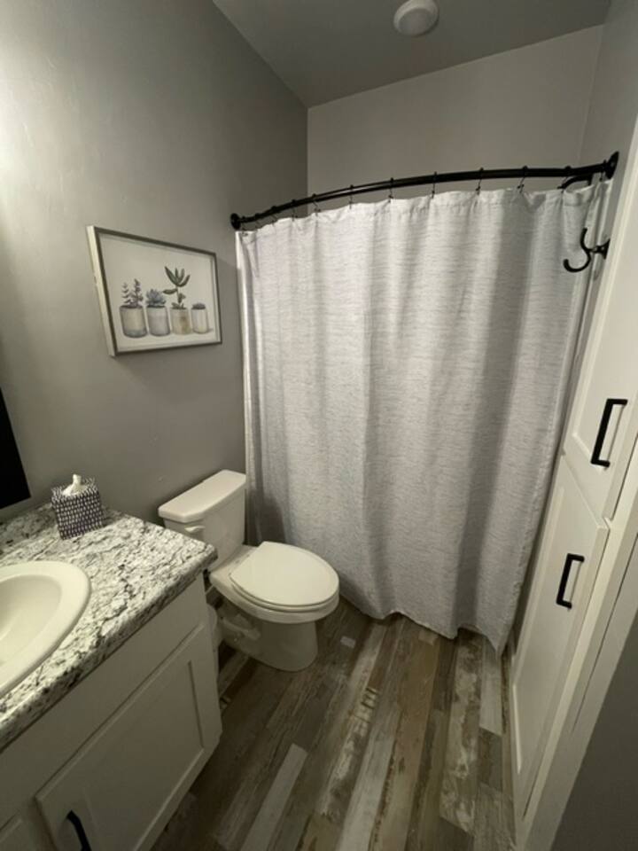 House #2 - Full bathroom in bedroom #3