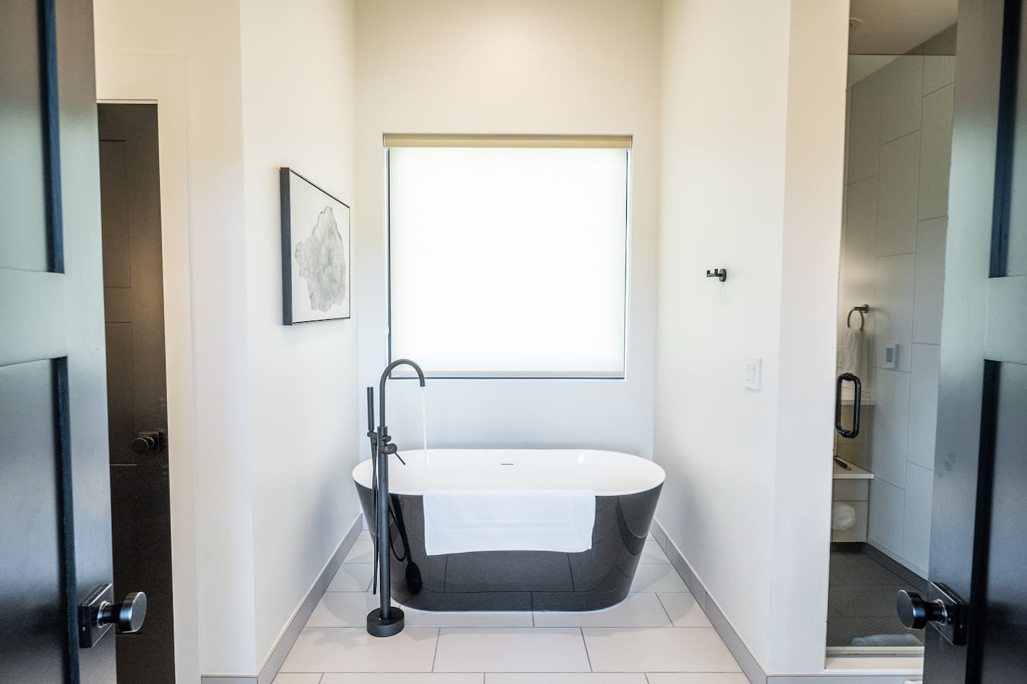 Suite 1 Bathroom (Shower + Tub)