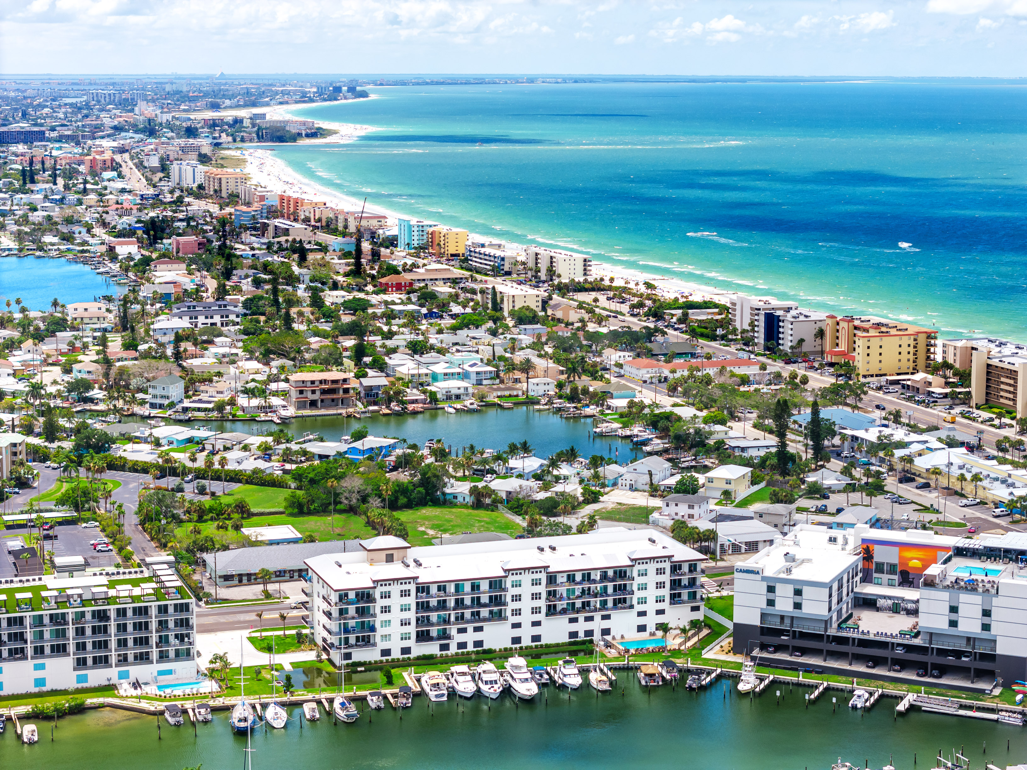 Nearby Shopping, Restaurants, Groceries, Mini Golf and more!