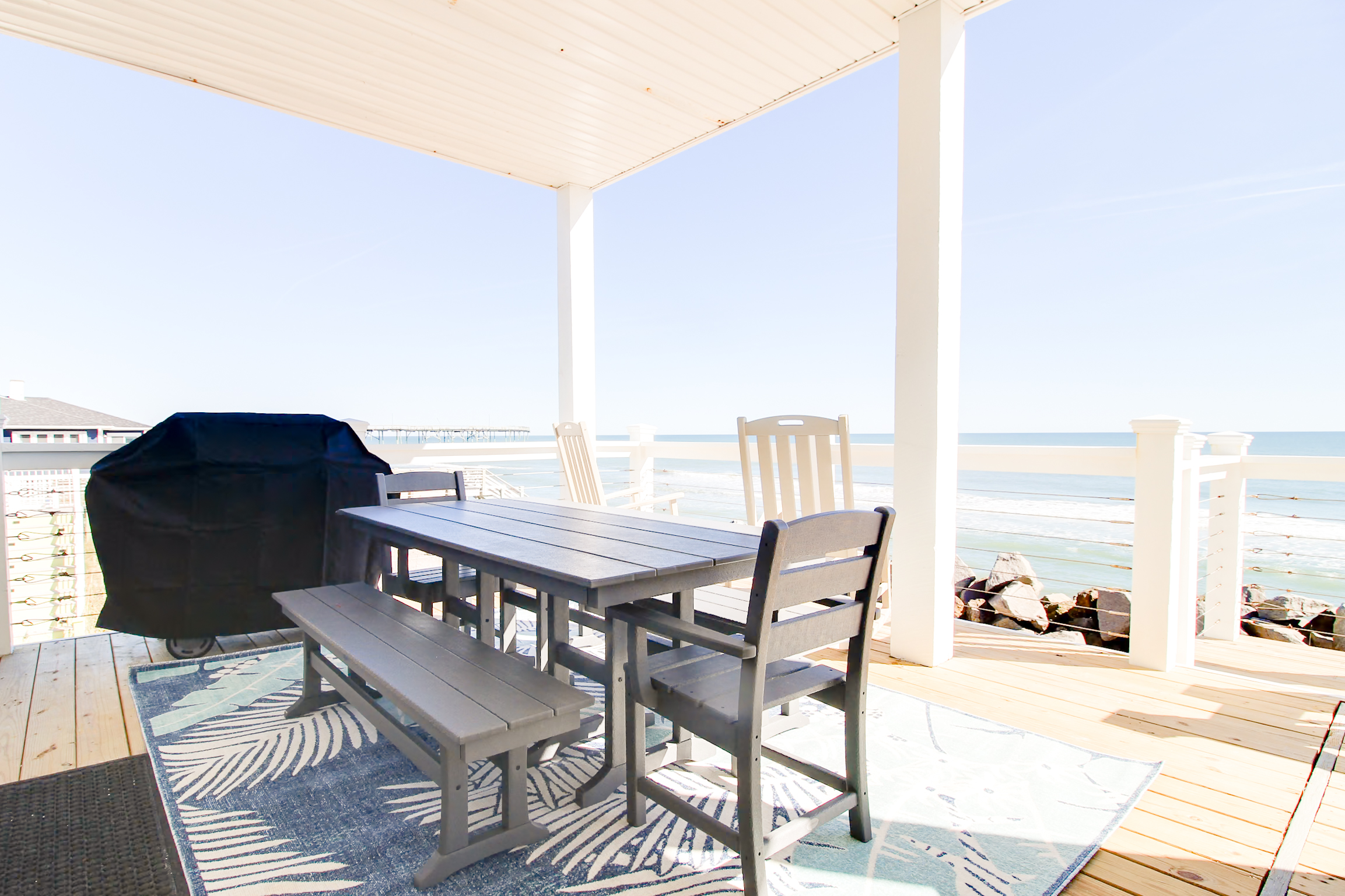 2nd Floor Deck - Grill & Outdoor Dining