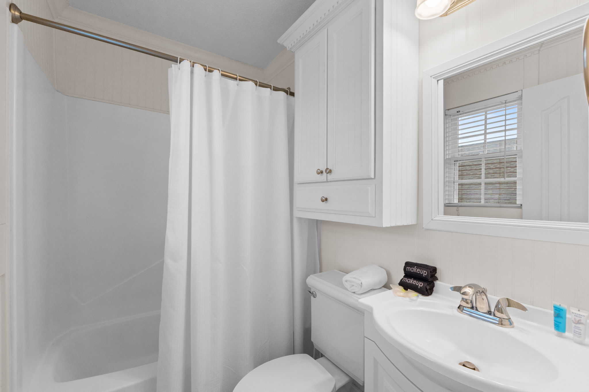 Master Bedroom Ensuite Bathroom