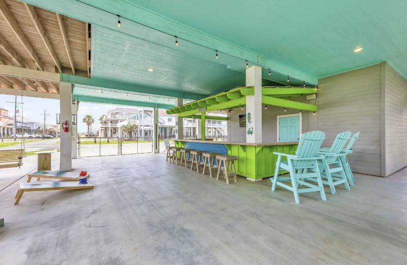 b6bbe3fd3fdb4b1ba2c30f6a31ef9391 | Beachhouse | Texas | TX | Vacation Homes | Galveston | Crystal Beach | Kokomo | Breezy Days | Beachfront Elegance | Sunrise Serenity | Southern Sands Property Management, LLC