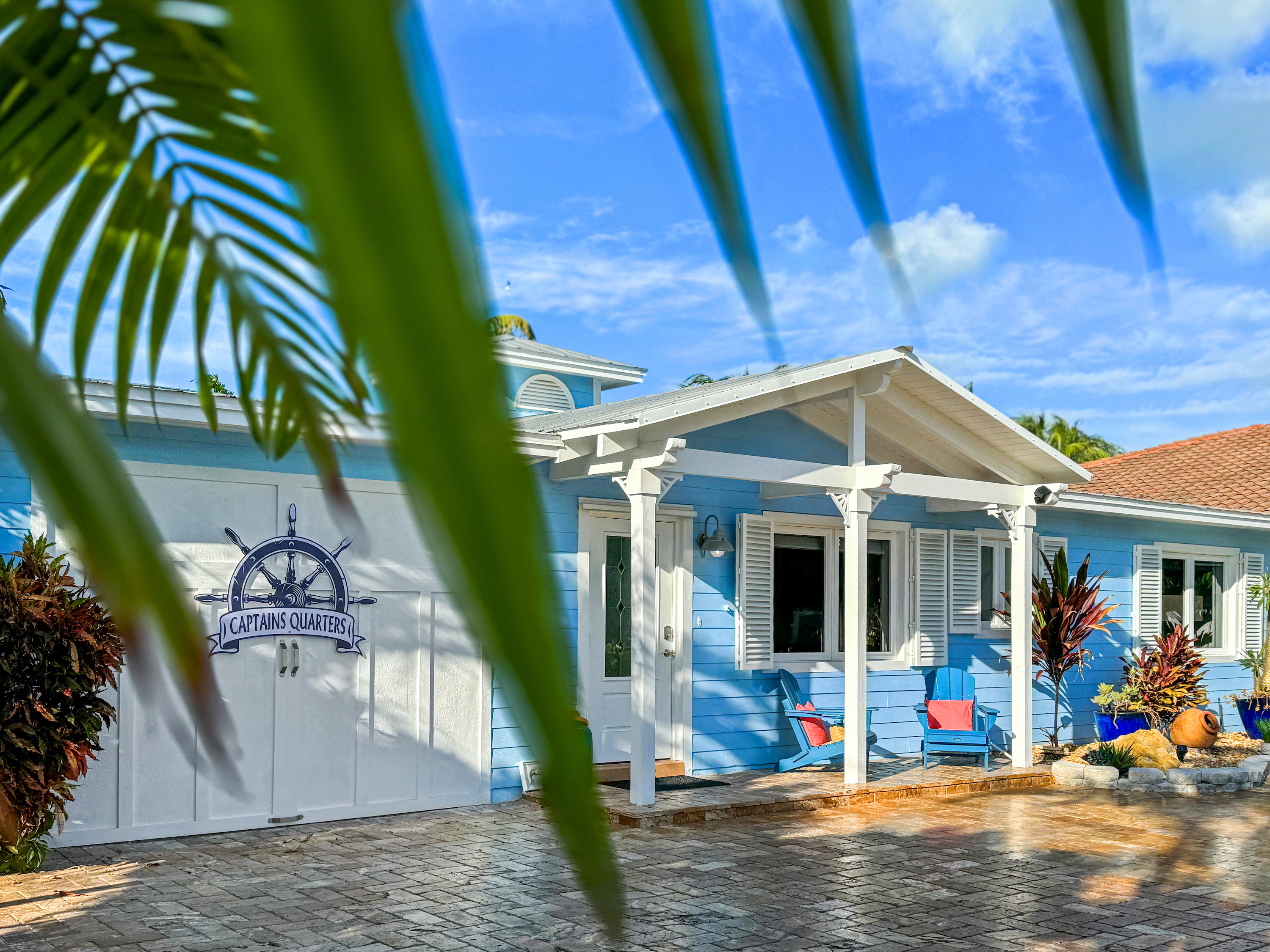 Plenty of parking for 4 cars (or 3 cars and your boat trailer).