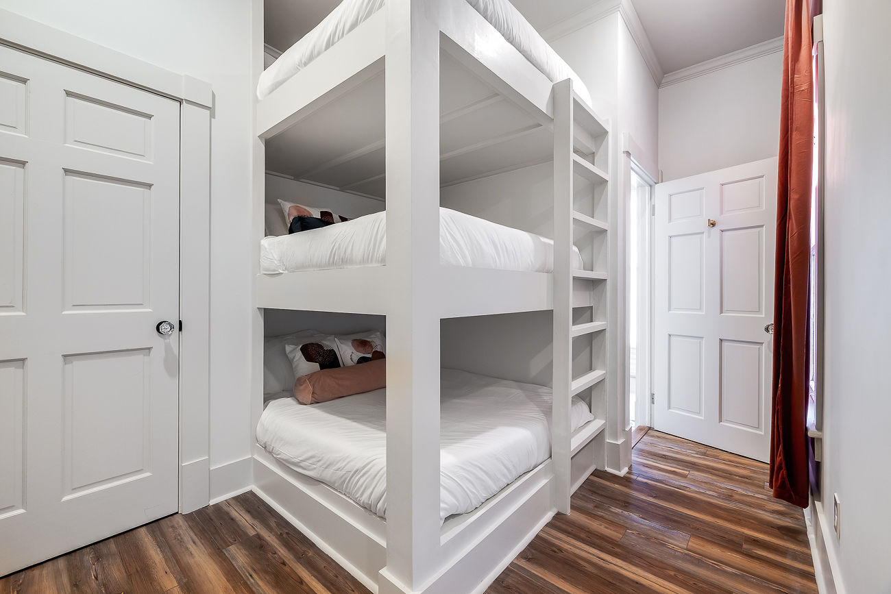 Queen triple bunk -2