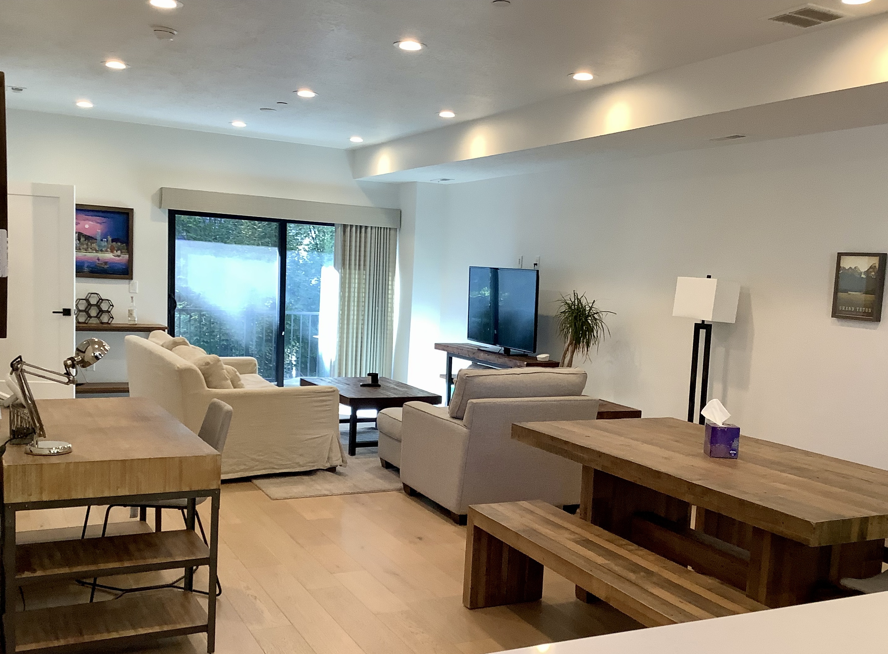 Fab Mabel - Modern, Clean with Central Location! 6