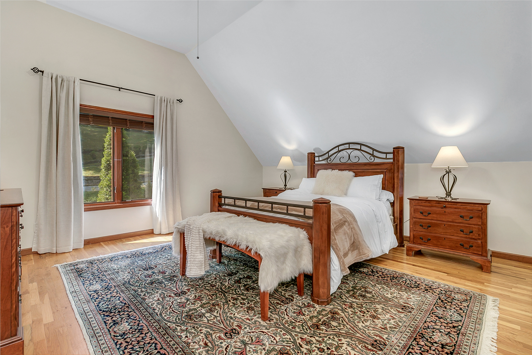 Upstairs Primary Suite with Queen Bed