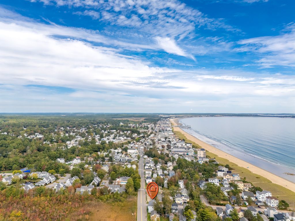 Conveniently located close to downtown and the beach.
