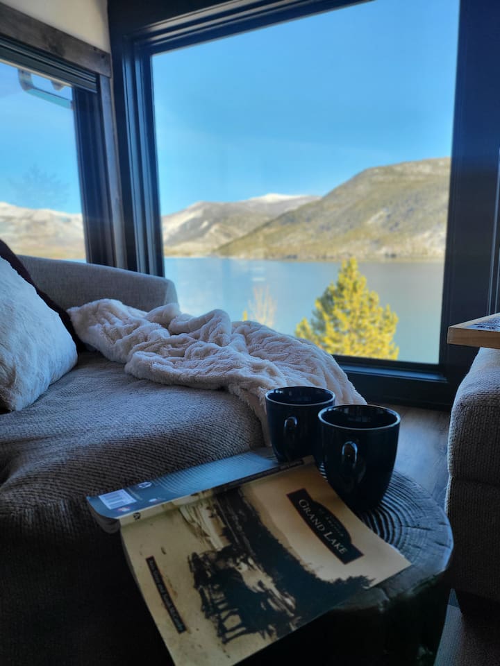 Curl up in the oversized swivel chairs with your favorite book or just watch the wildlife fly by!