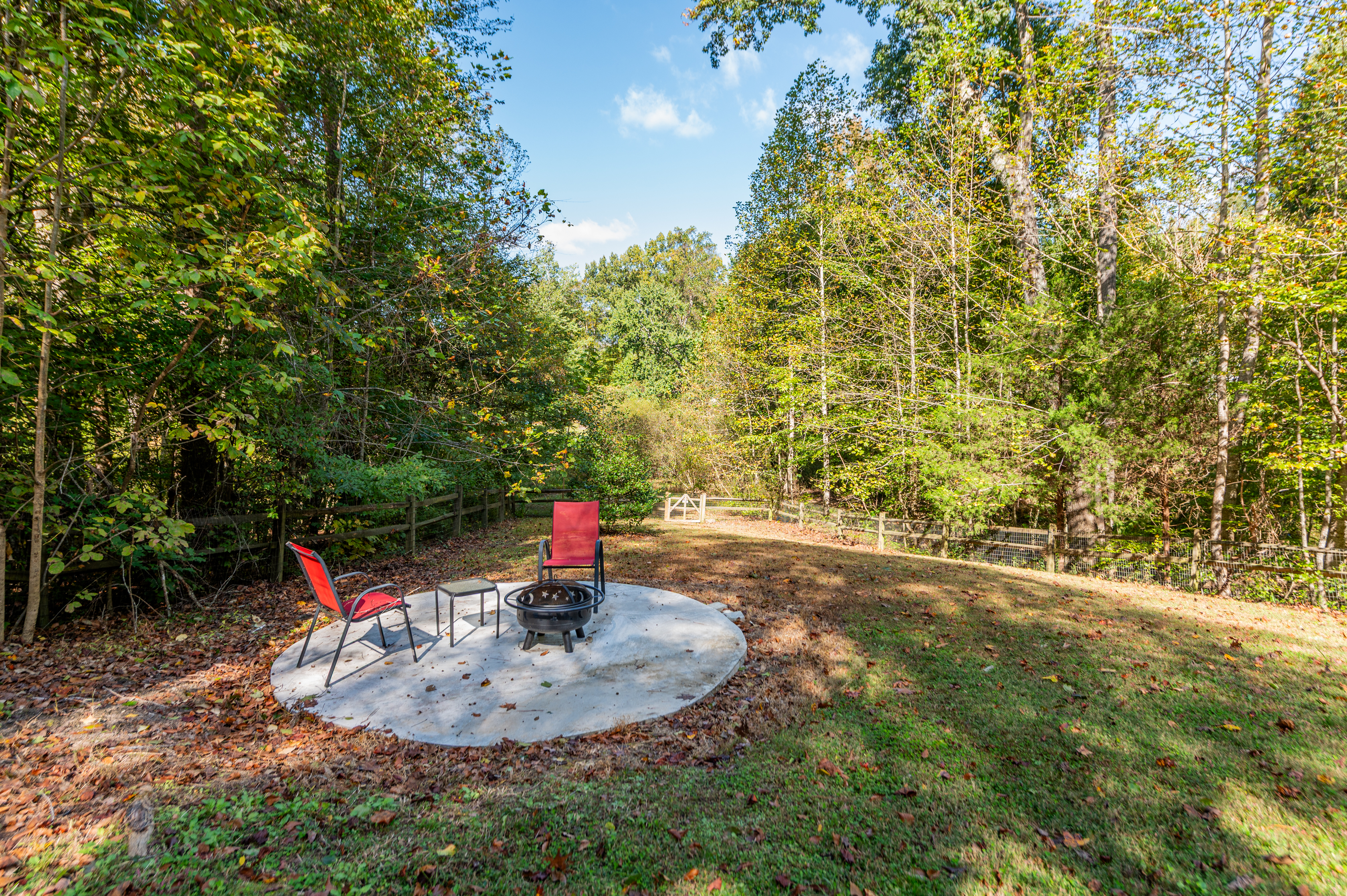 Outdoor Fire Pit: Gather around the fire pit for evenings under the stars!