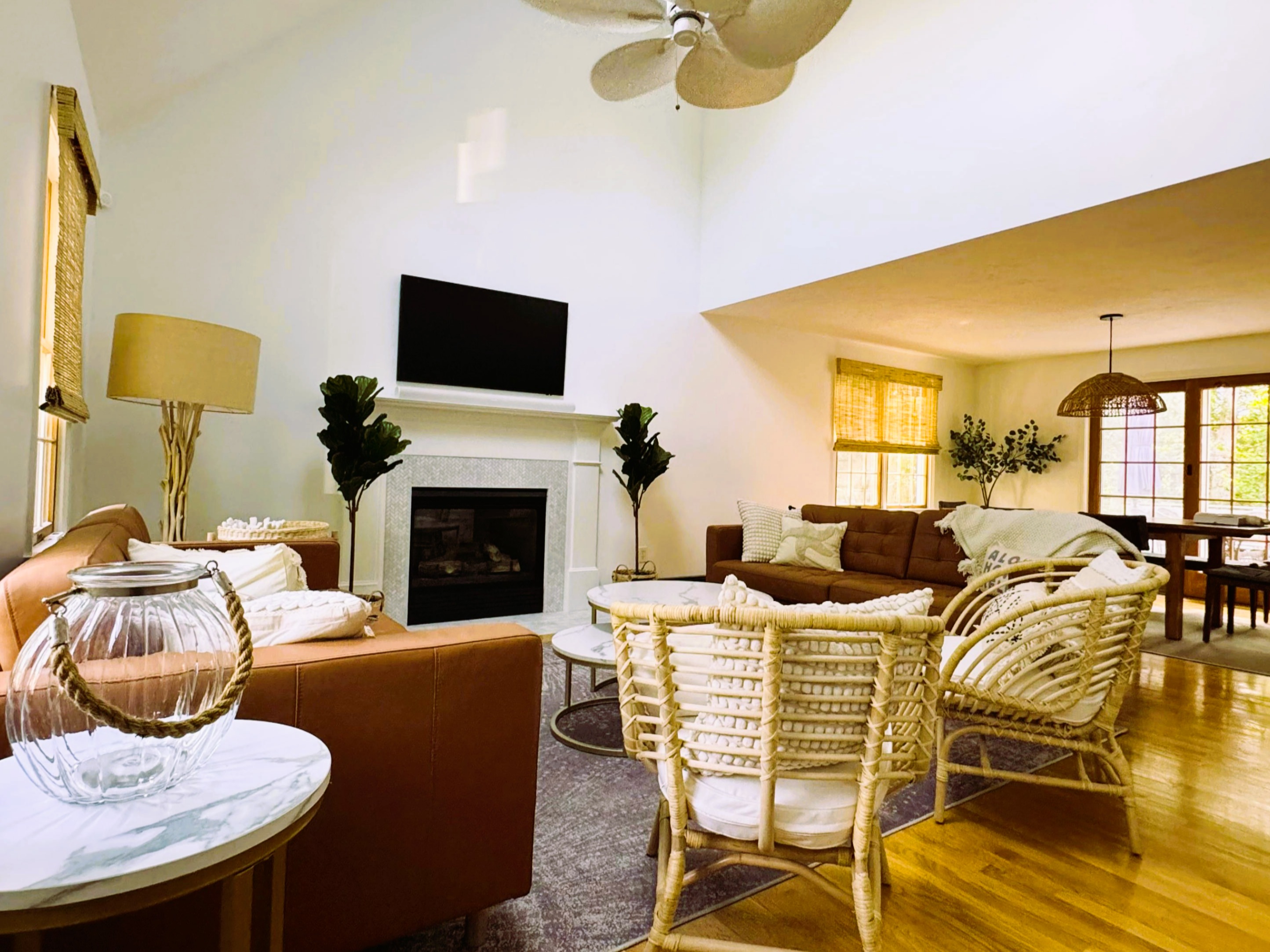 Open Concept Living Room, Gas Fireplace (Fall/Winter Only)