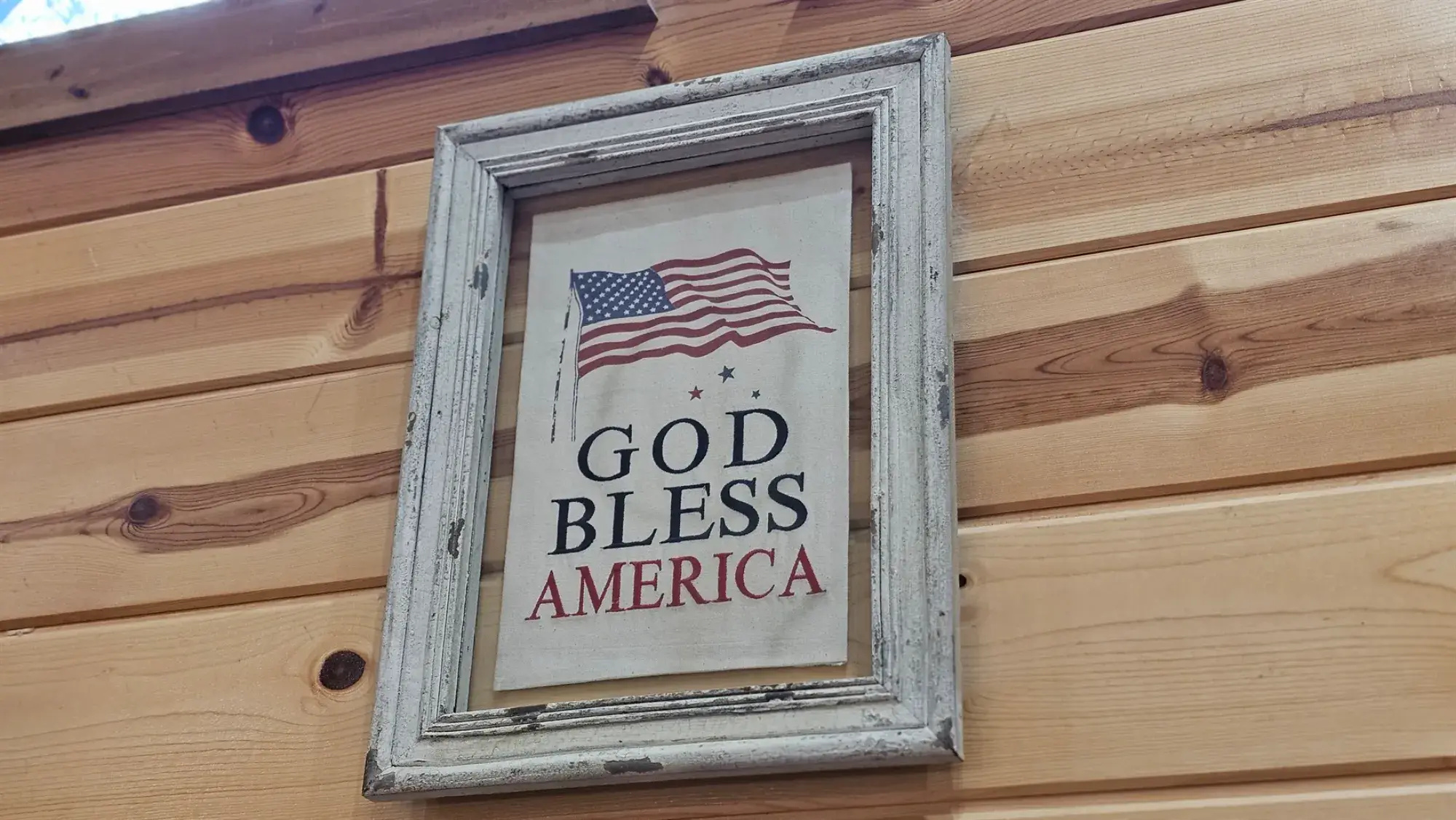 Simple, timeless message: “God Bless America.”