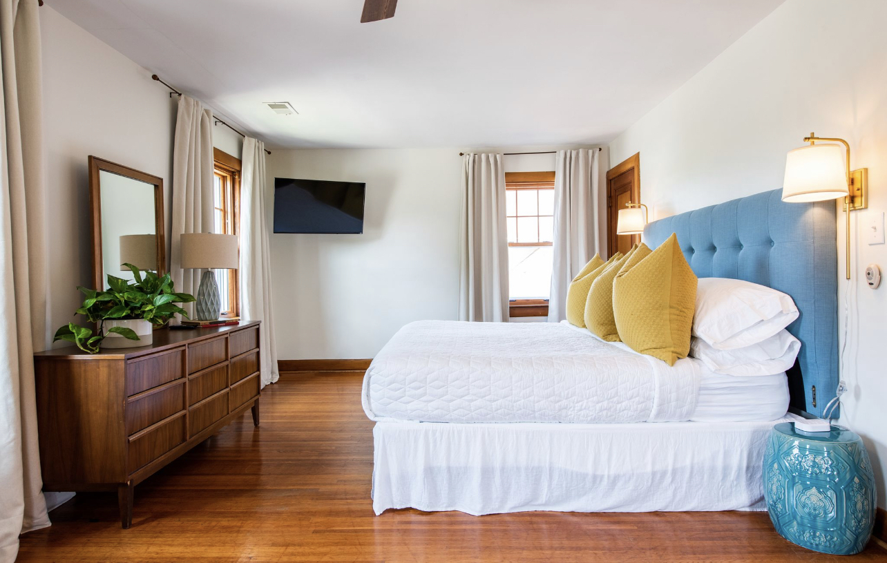 Bedroom #2 *Primary Room, 2nd Floor *Ensuite Full Bathroom *Smart TV *White Noise Machine
