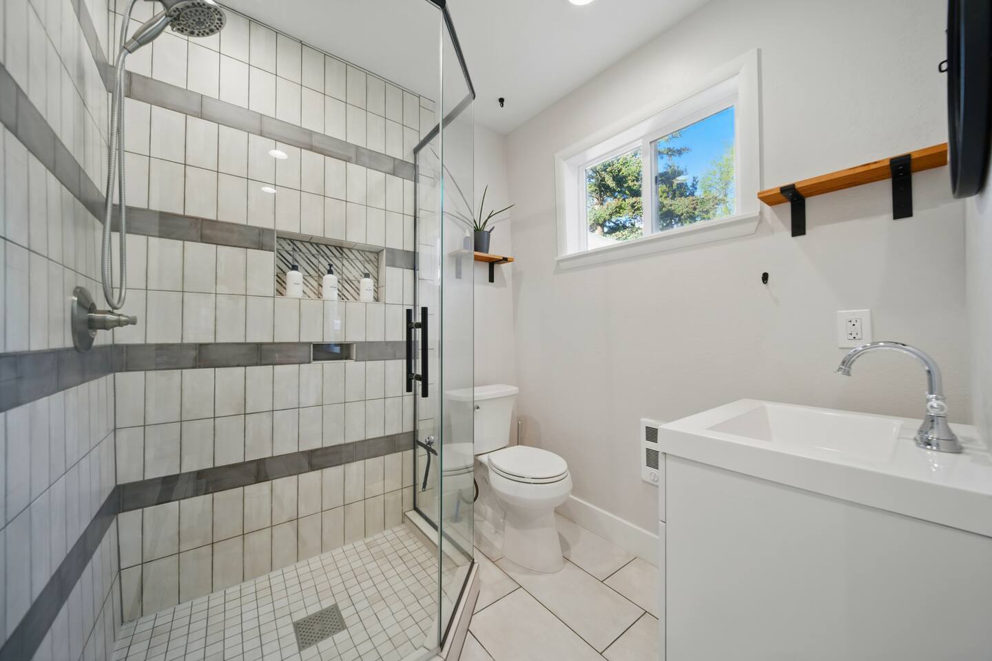 Walk in shower & vanity. 