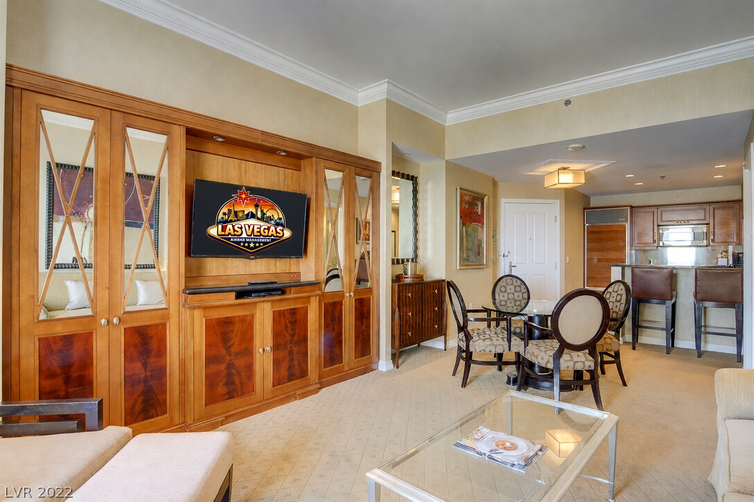 Open-concept living and kitchen space — perfect for relaxing, dining, and unwinding. 🛋️🍽️