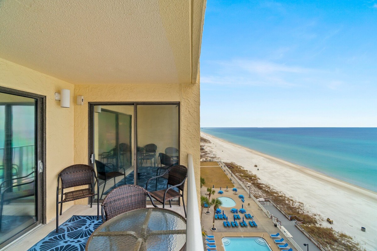 Plenty of seating on the balcony