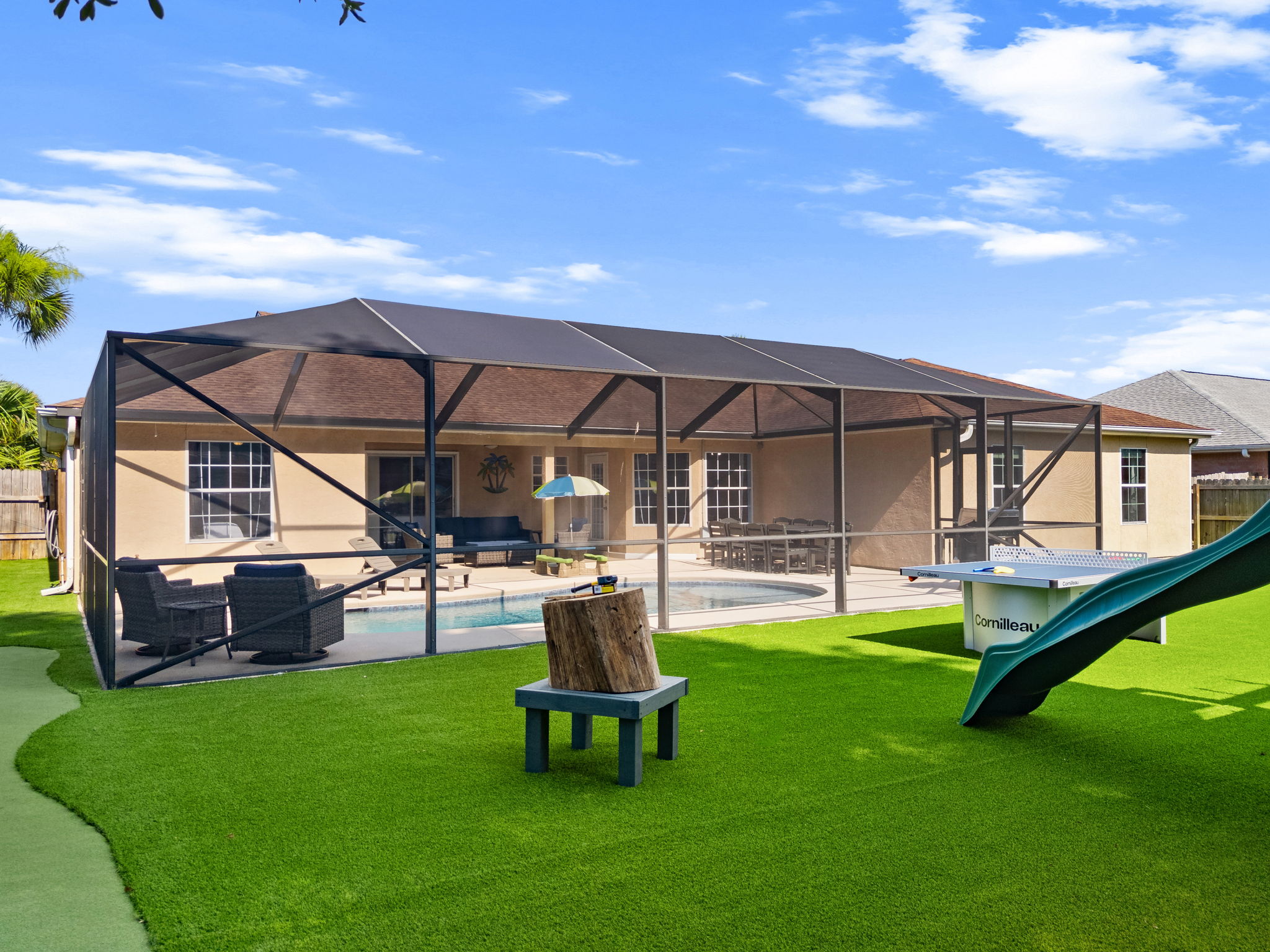 Ready for some fun competition? Try your hand at Hammerschlagen! This addictive outdoor game is guaranteed to keep teenagers and adults entertained for hours right next to the pool and ping-pong table.