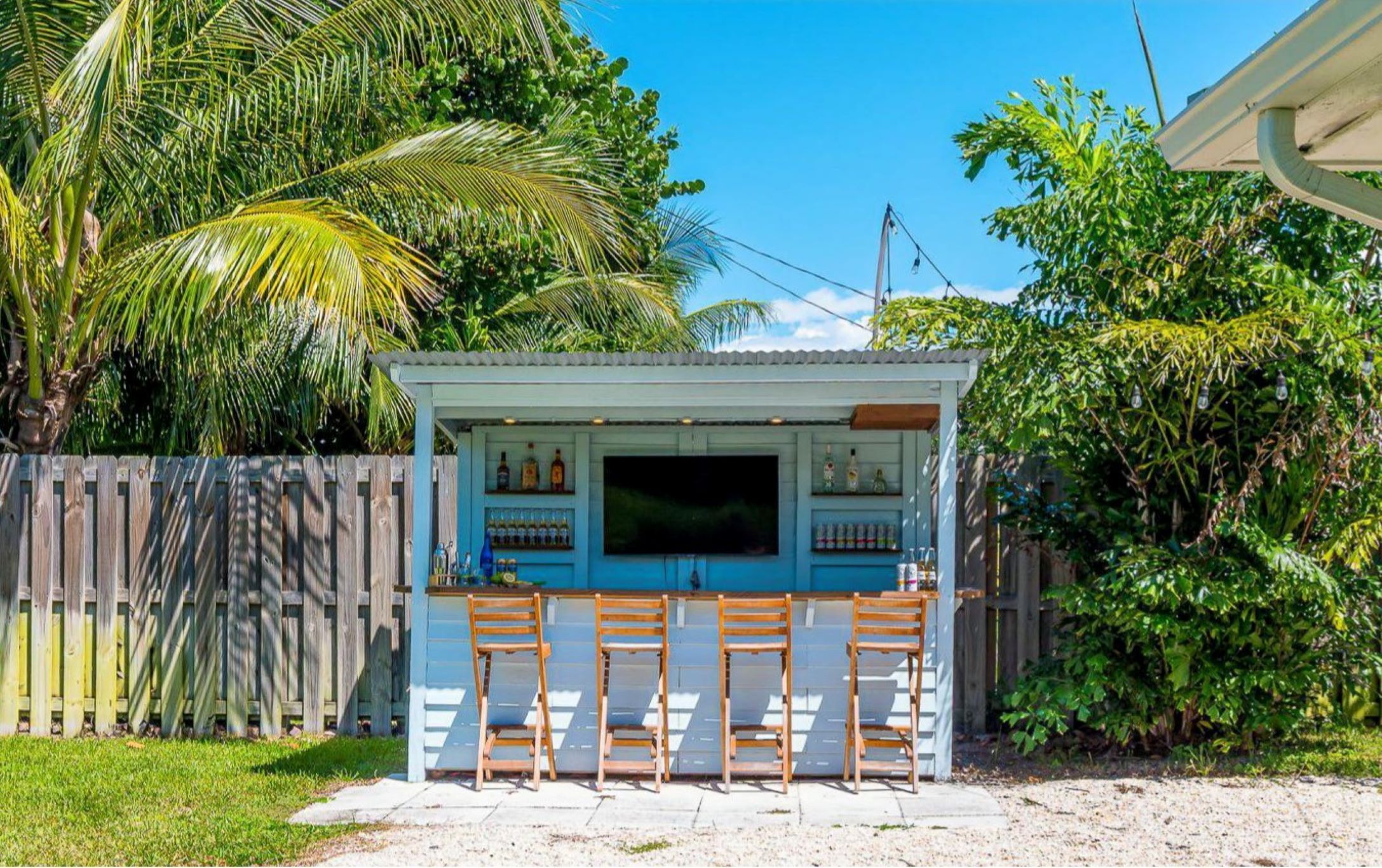 Sip cocktails and enjoy the laid-back vibes at your private outdoor tiki bar, complete with bar seating and a mounted TV. It’s the perfect spot to mix drinks, watch the game, or gather with friends under the Florida sunshine.