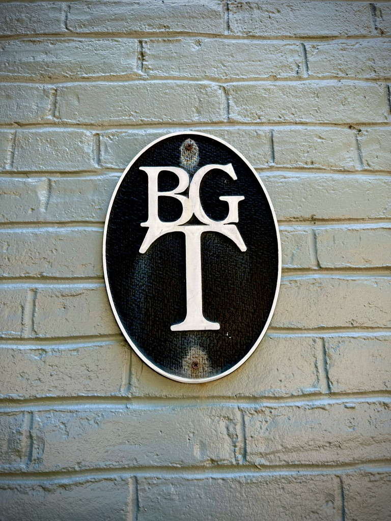 We are a historic Blue Grass Trust building circa 1806