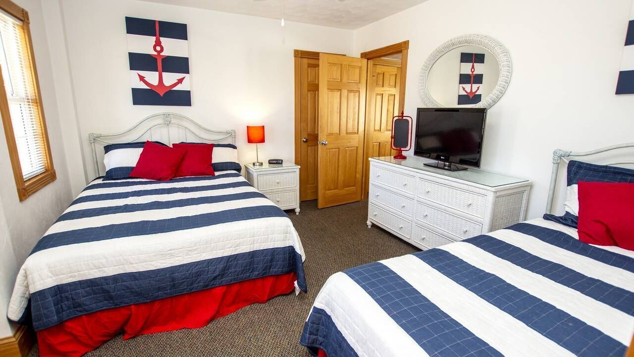 Bedroom 1 - Queen bed and Twin bed