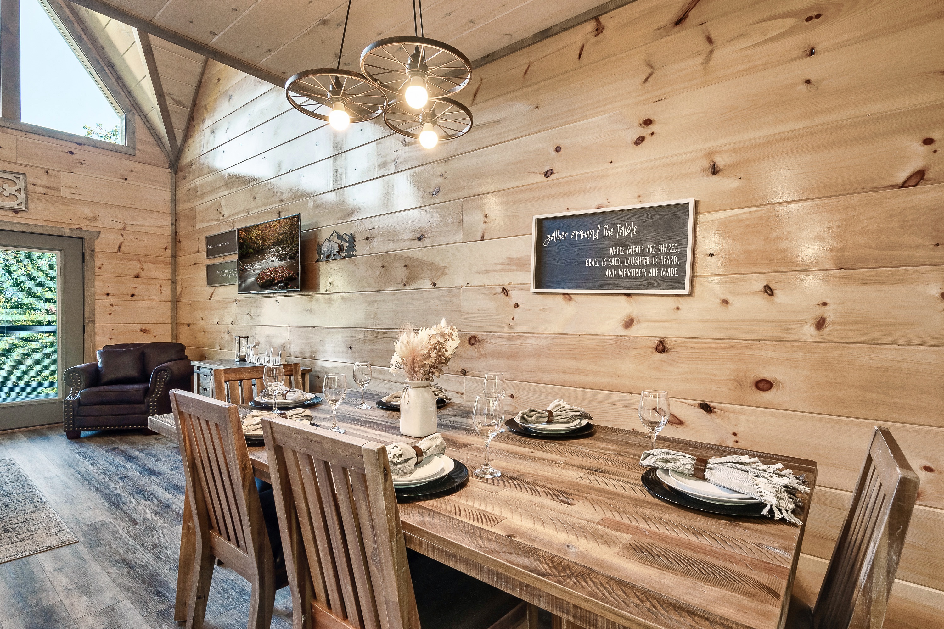 Dining Table With Seating For 8 Guests