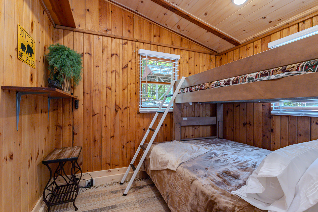 Spacious and versatile—our extra room offers the perfect space for relaxation or productivity.