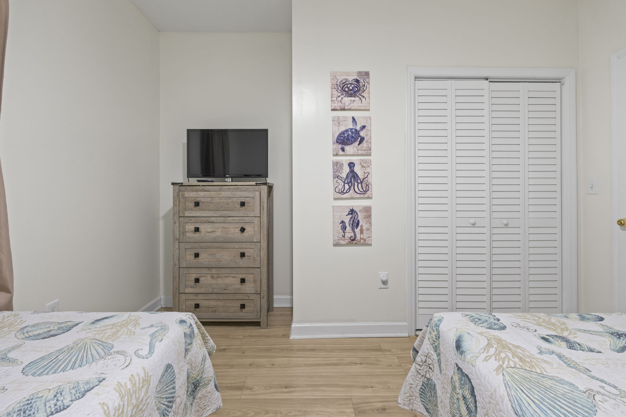 Guest Bedroom with two twin beds
