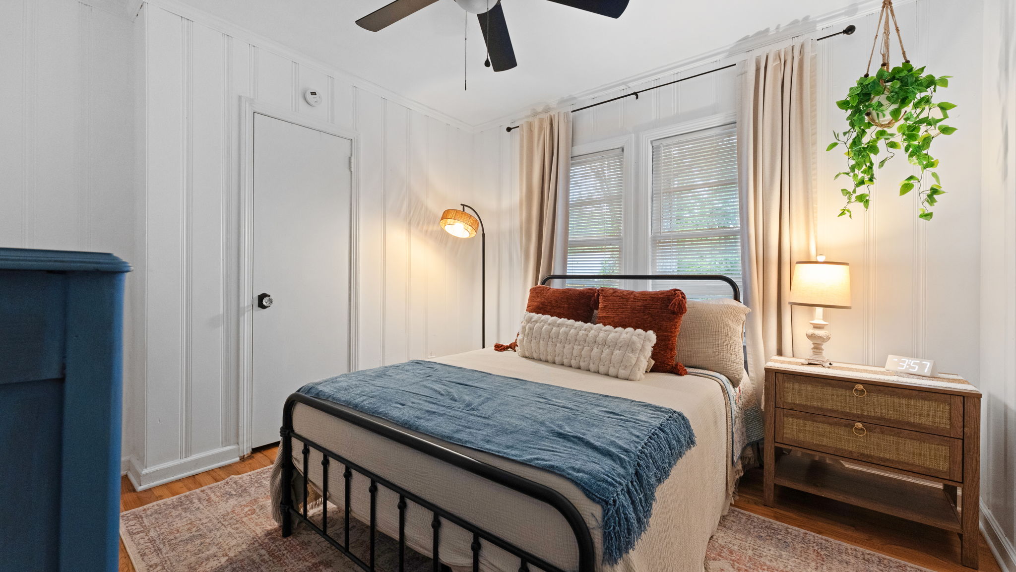 The Autumn Sky Room (Full Bed)