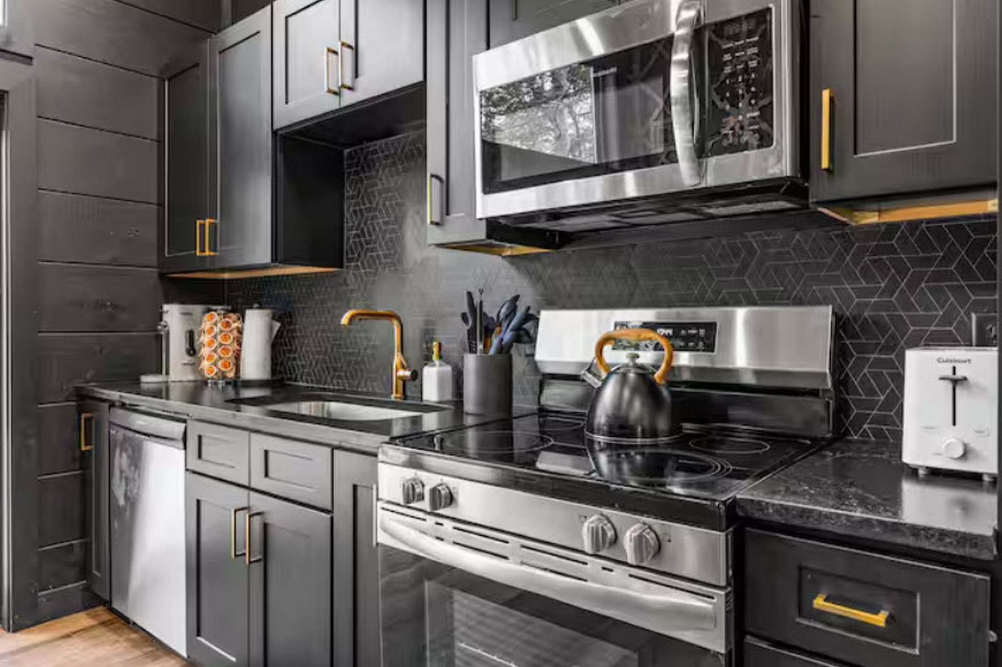 Full Modern Kitchen