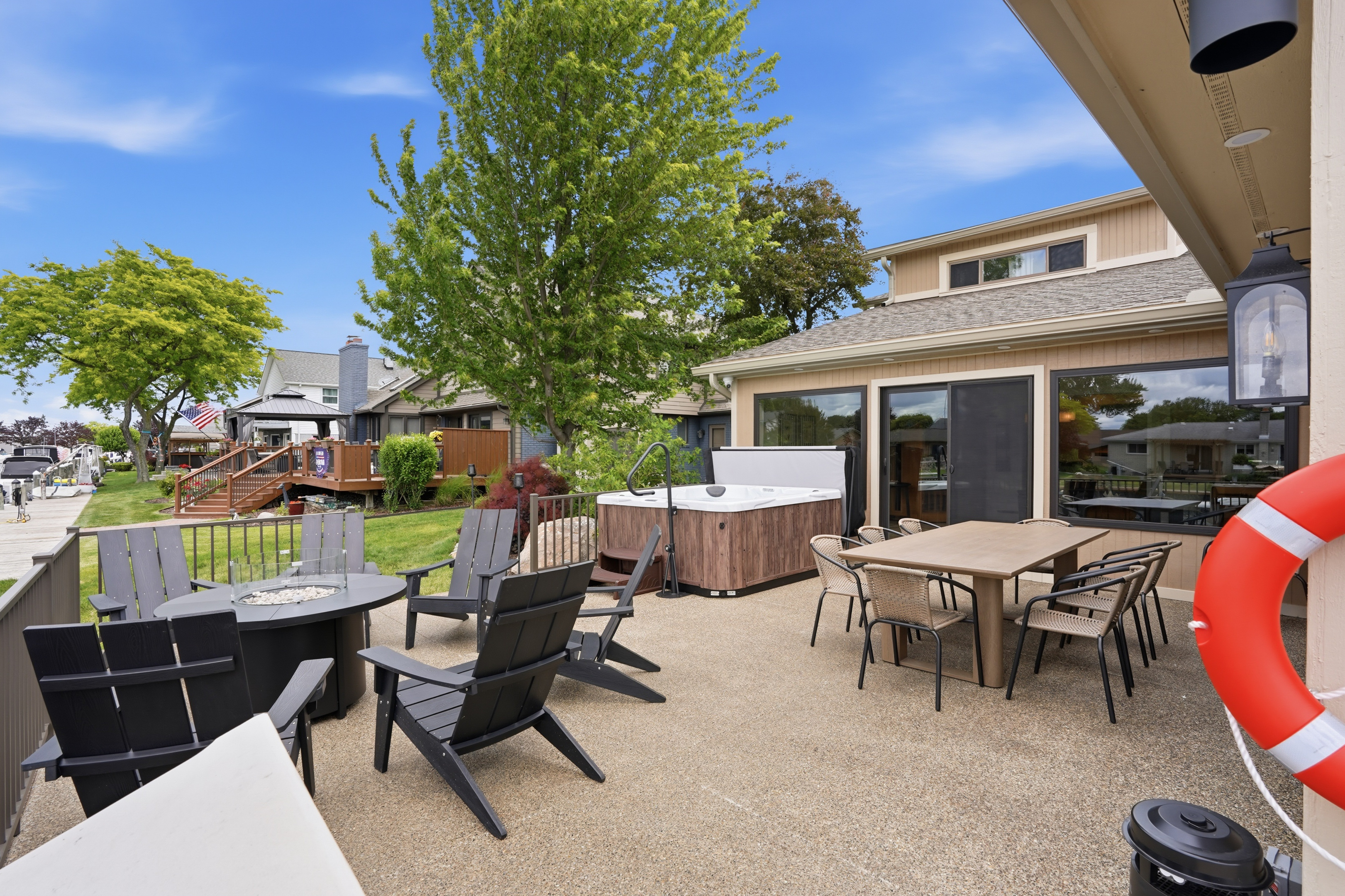 XX Indulge in the perfect fusion of modern elegance and uncompromising comfort, where the boundaries between indoor and outdoor living dissolve, allowing you to fully embrace the beauty of your surroundings.