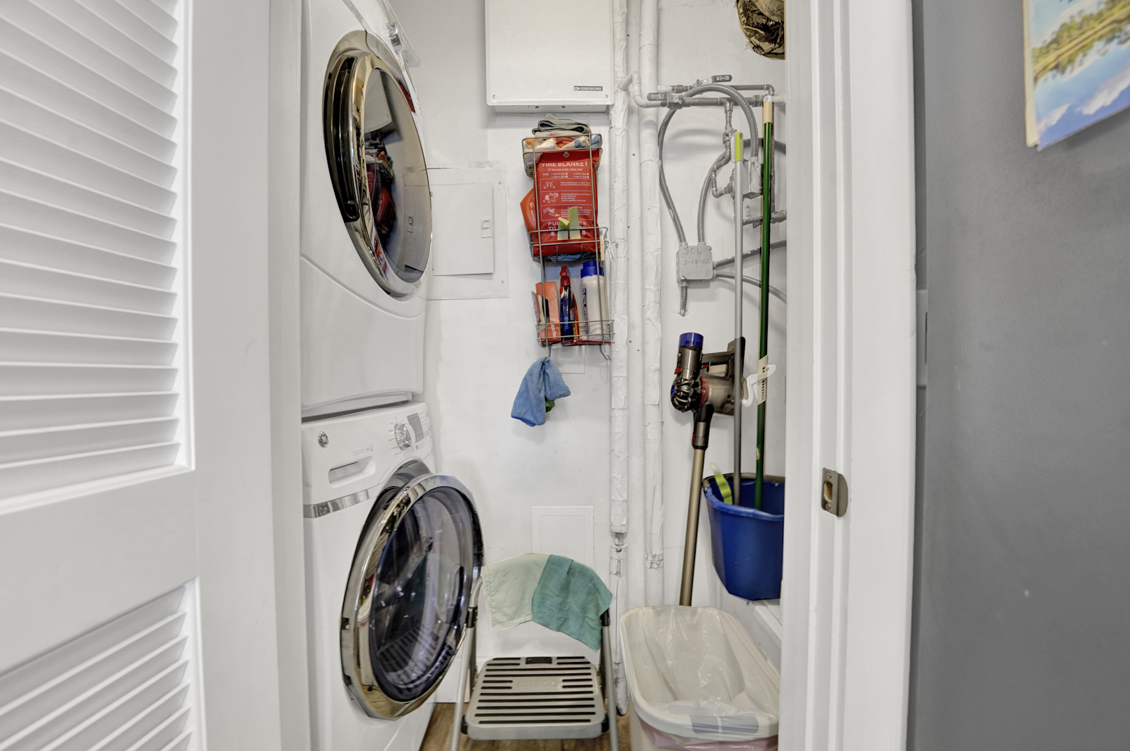 Laundry Area locatied in Kitchen