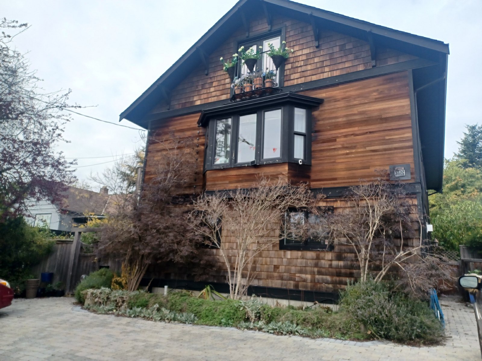 141 Dunsmuir Rd 2 Bedrooms Suite Be My Guest in BC Shortterm