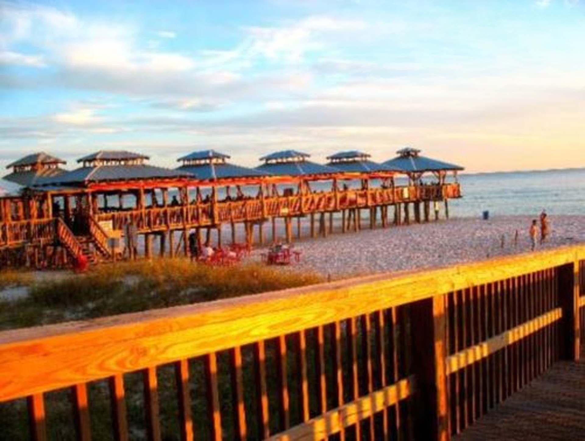 Pineapple Willies restaurant just down the beach