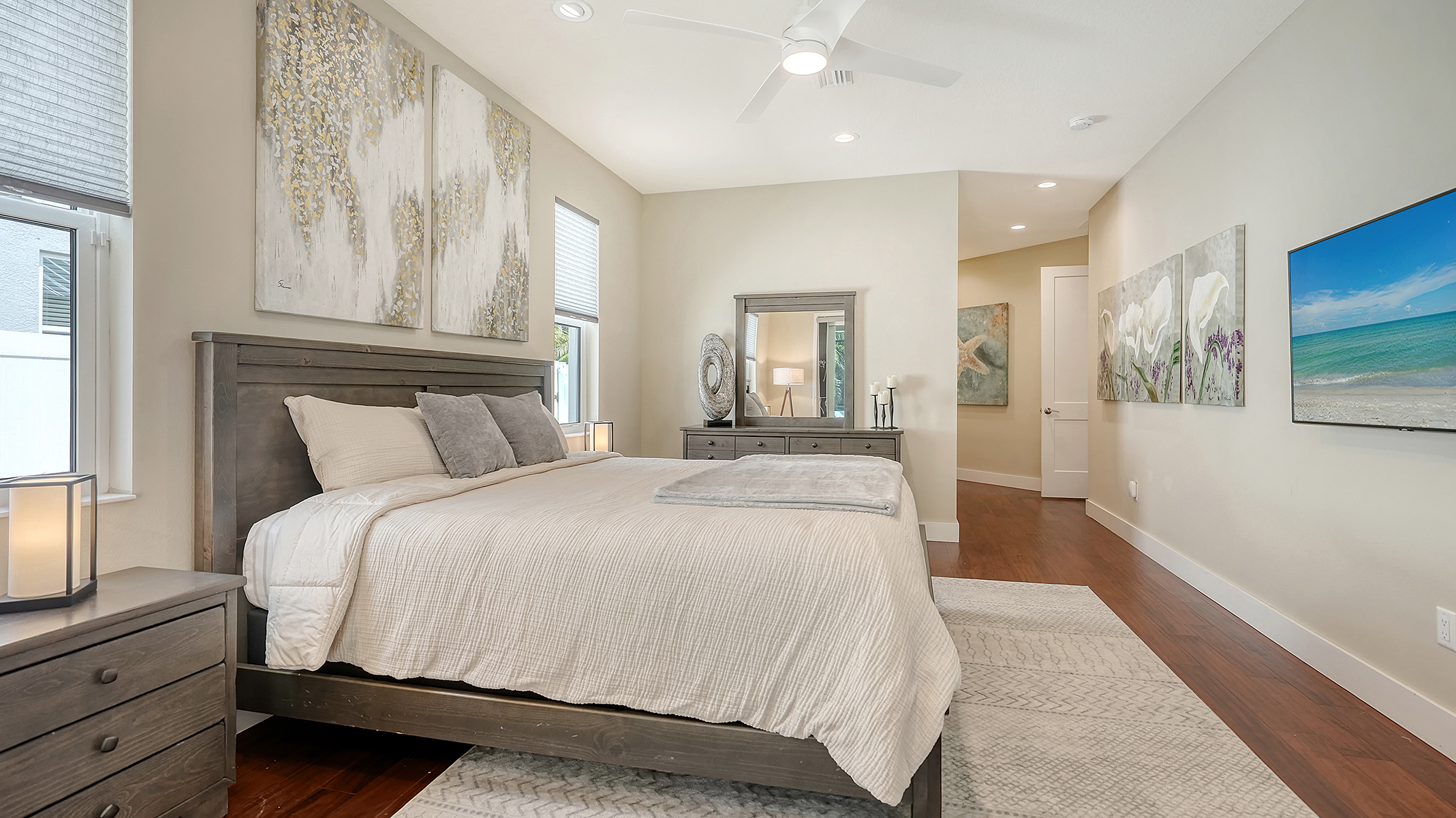 Alternate view of king suite