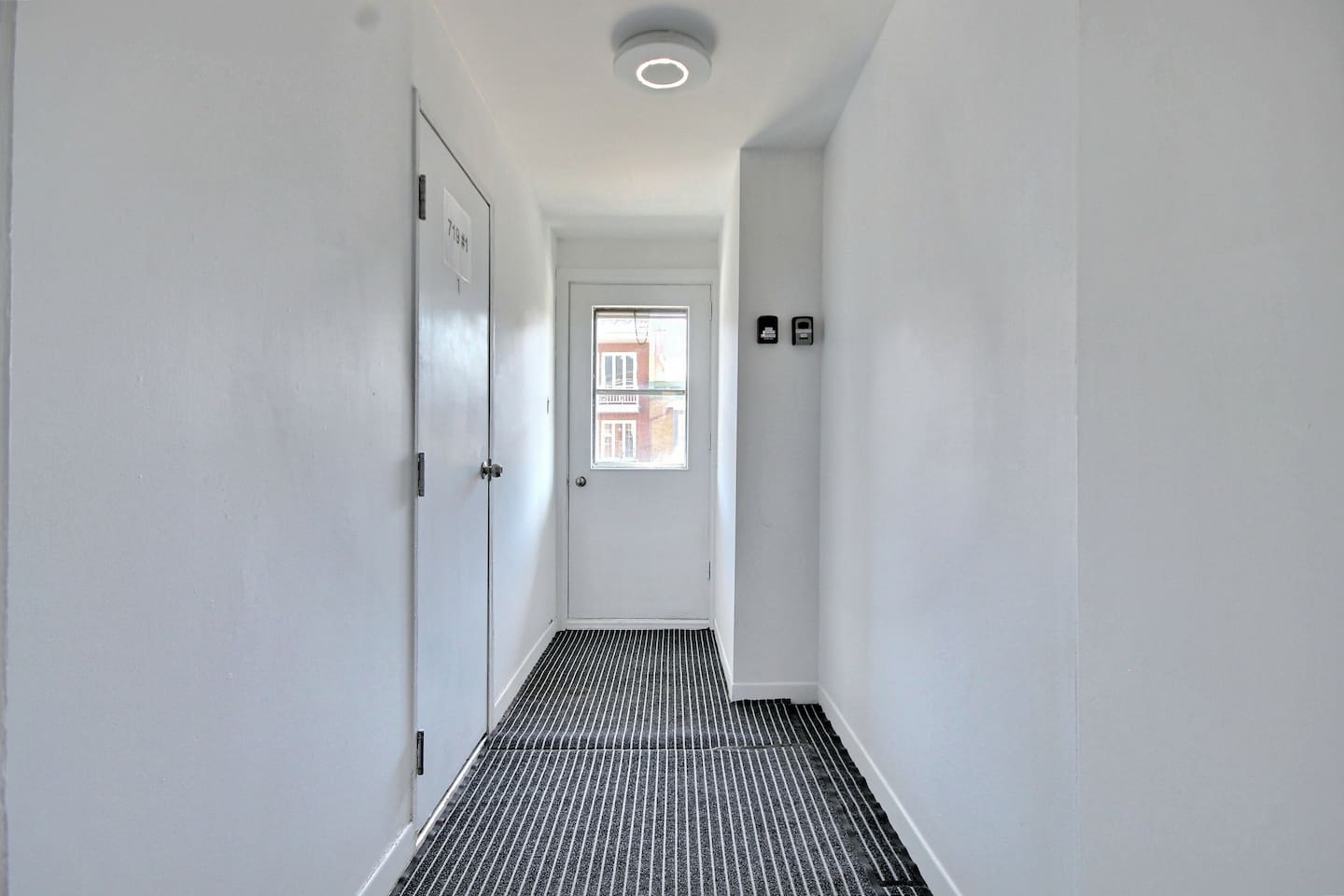 Corridor d'entrer qui mène à votre hébergement !