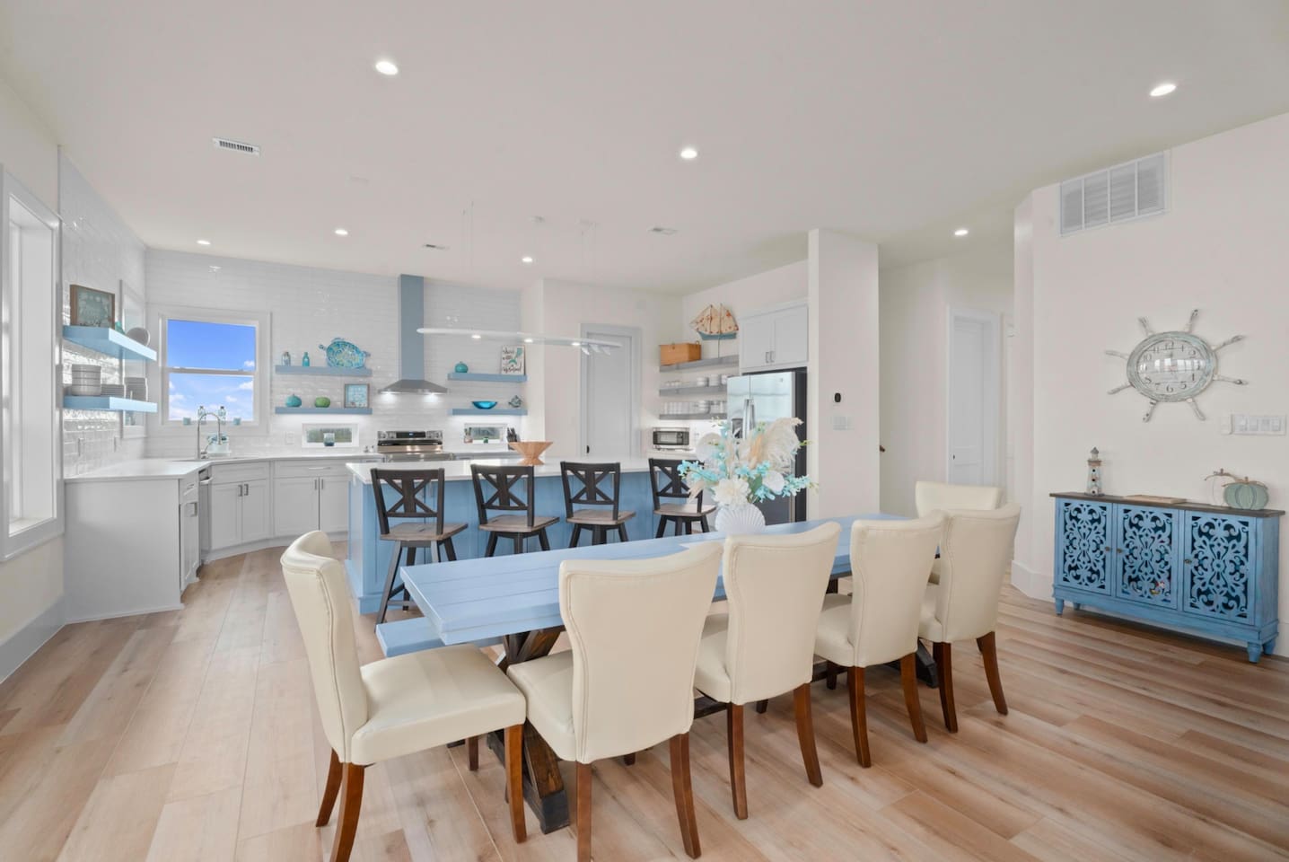 Main Dining Area 