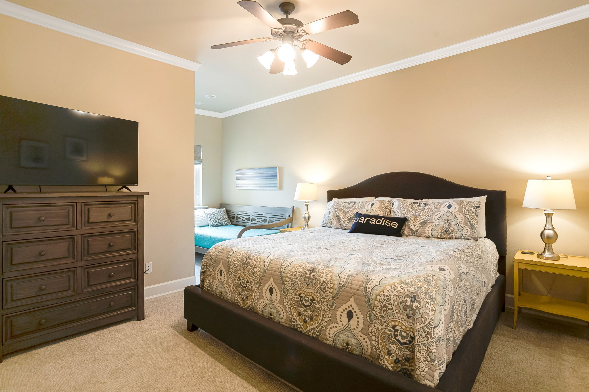Second Floor - King Room with Twin Bed